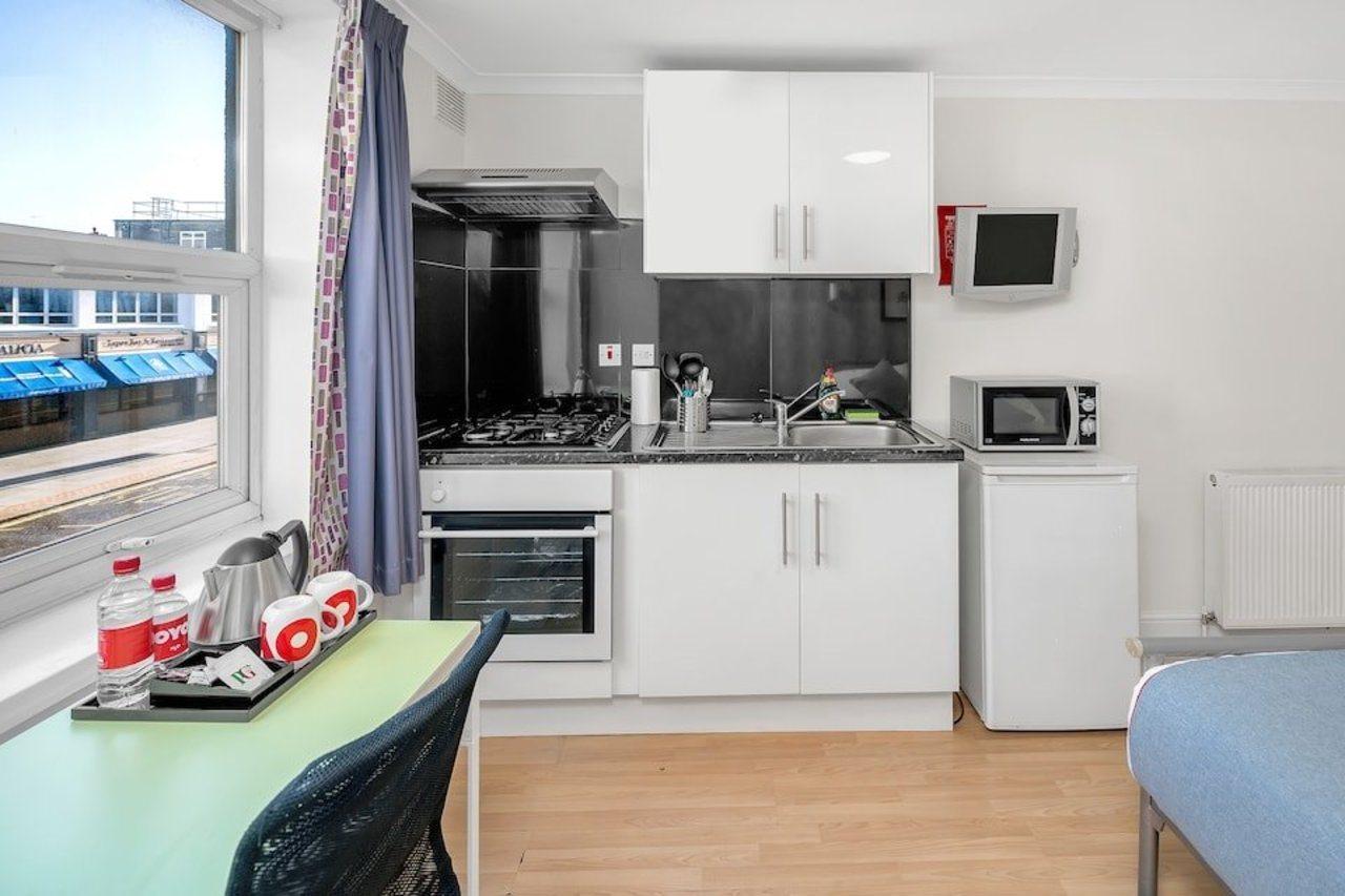 Flexistay Tulsi Aparthotel Кройдон Экстерьер фото