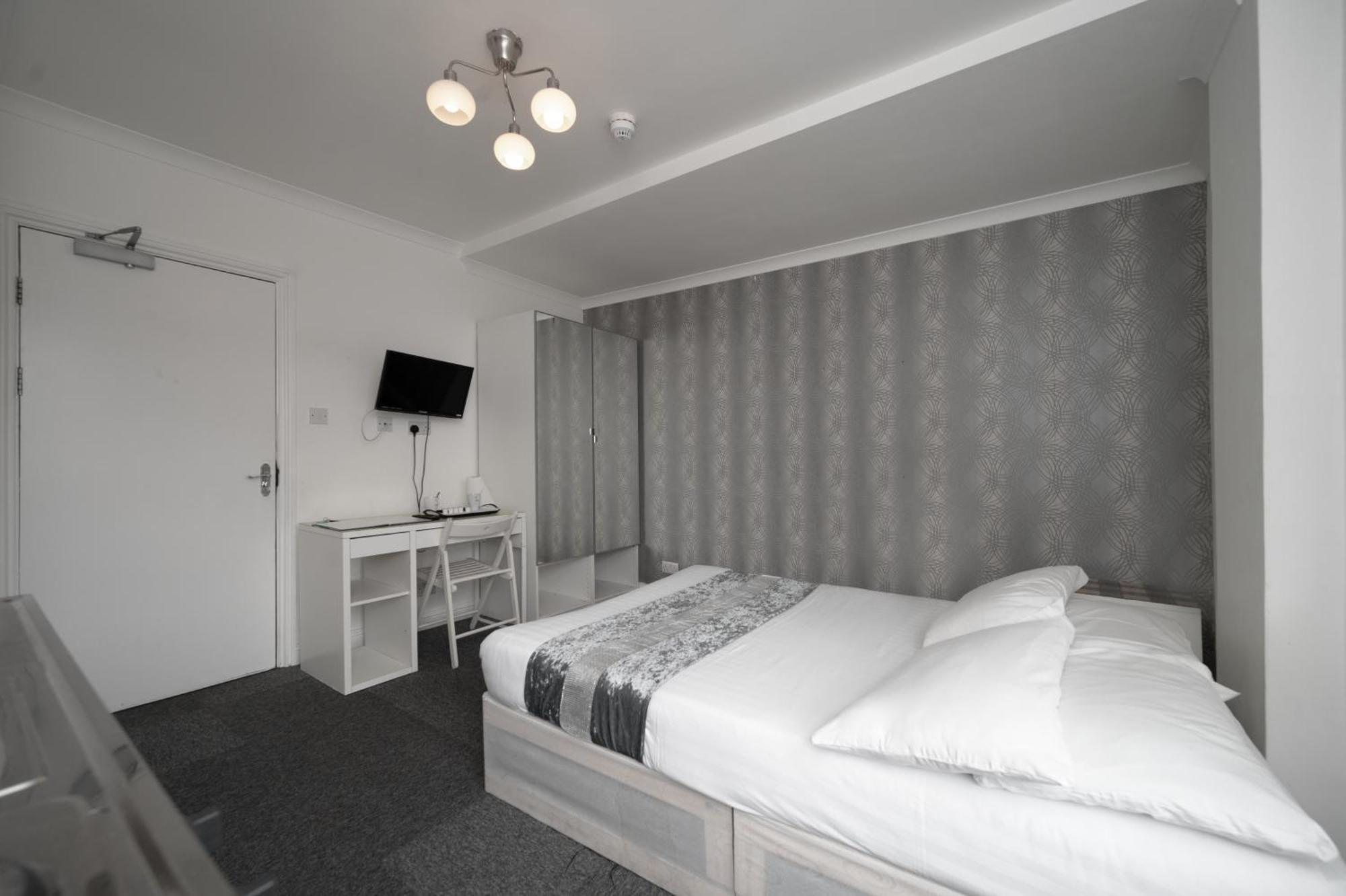 Flexistay Tulsi Aparthotel Кройдон Экстерьер фото