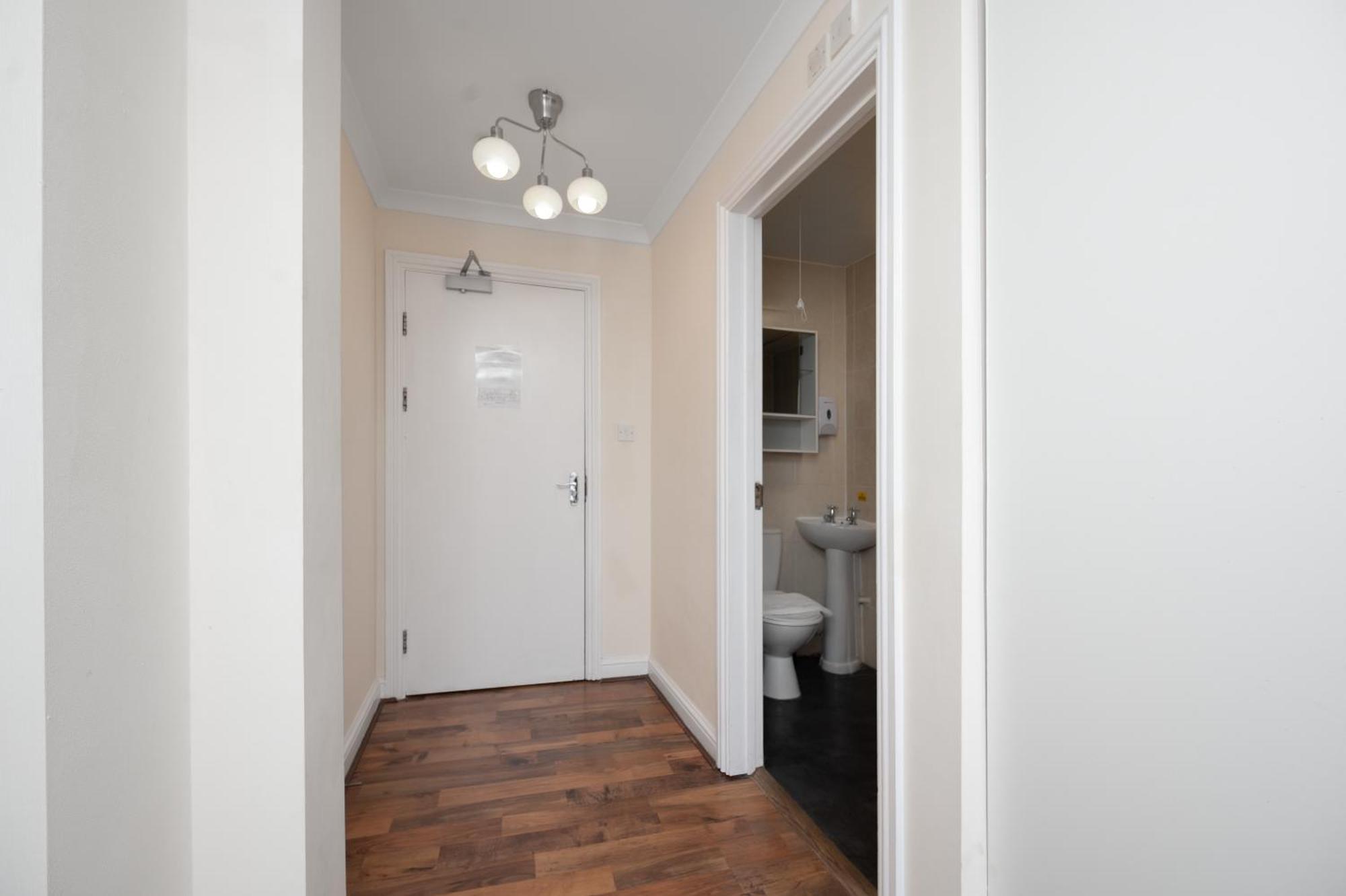 Flexistay Tulsi Aparthotel Кройдон Экстерьер фото