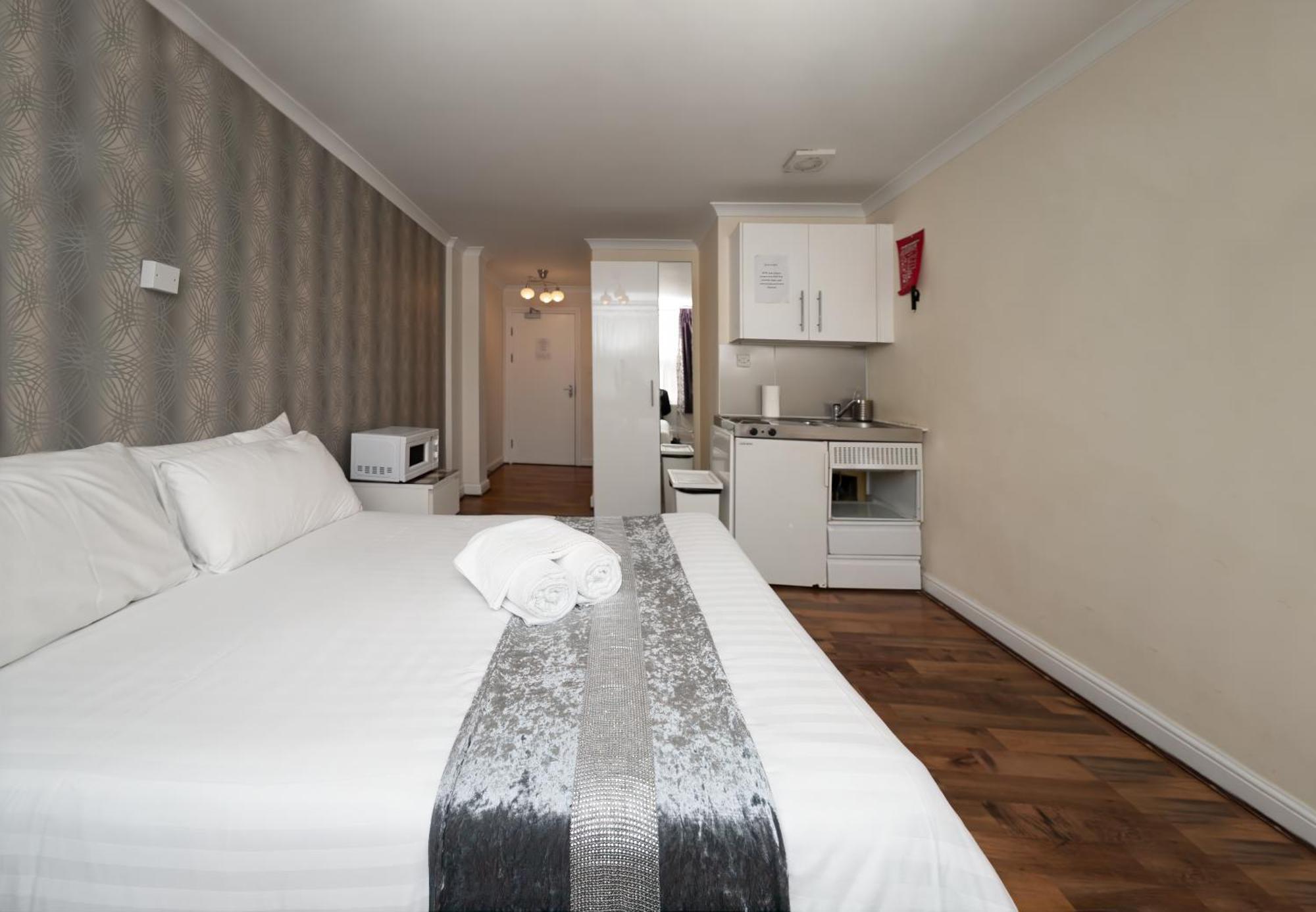 Flexistay Tulsi Aparthotel Кройдон Экстерьер фото