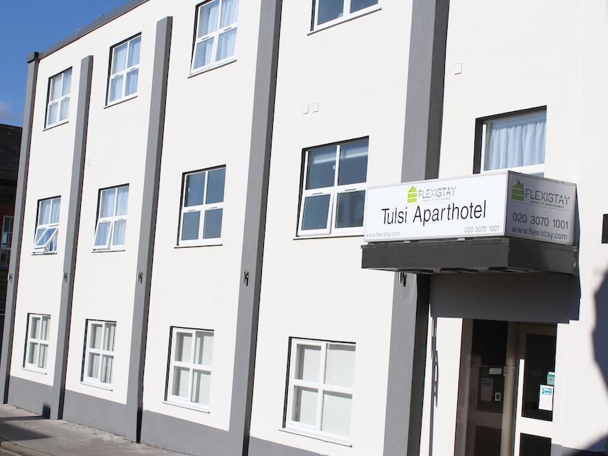 Flexistay Tulsi Aparthotel Кройдон Экстерьер фото